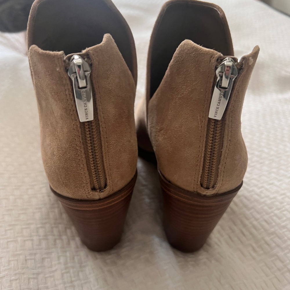 Vince Camuto Gidgeta Tan Suede Ankle Boots 8.5 - Picture 7 of 7